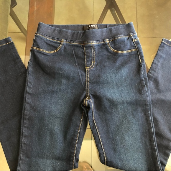 Jeans for girls súper skinny size 8. 3 jeans for $60dls - Picture 2 of 4